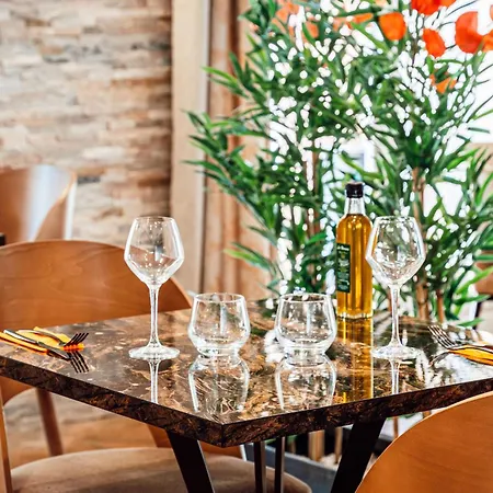 Western L'orangerie 4*