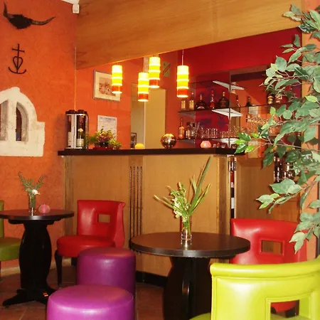 贝斯特韦斯特劳兰杰里酒店 酒店 尼姆