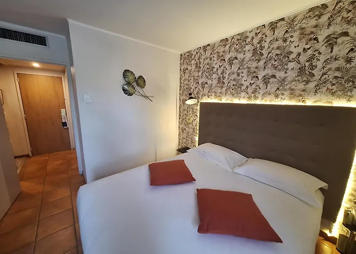 ベストウエスタン ロランジェリー 4* ニーム