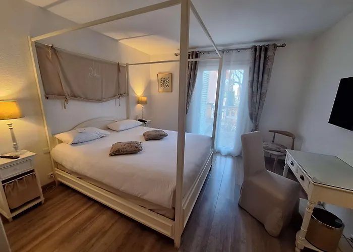 Western L'orangerie מלון